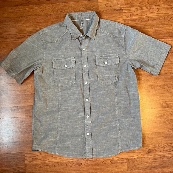 REI brand short sleeved Men's size XL button down shirt - Picture 1 of 9